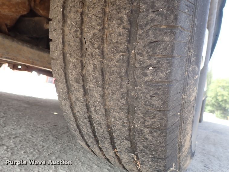 image for item DE1079 2002 Chevrolet Silverado 1500 pickup truck