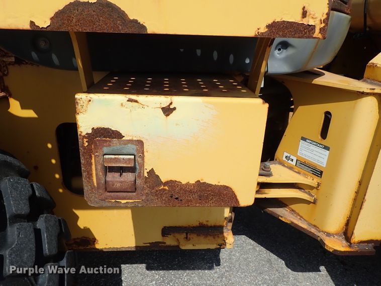 image for item DE1080 2006 John Deere 444J wheel loader