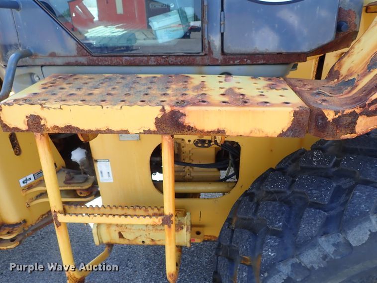 image for item DE1080 2006 John Deere 444J wheel loader