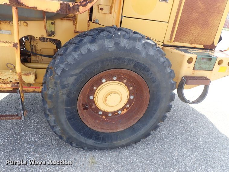 image for item DE1080 2006 John Deere 444J wheel loader