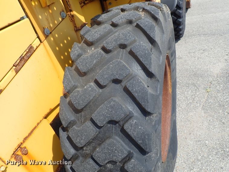 image for item DE1080 2006 John Deere 444J wheel loader