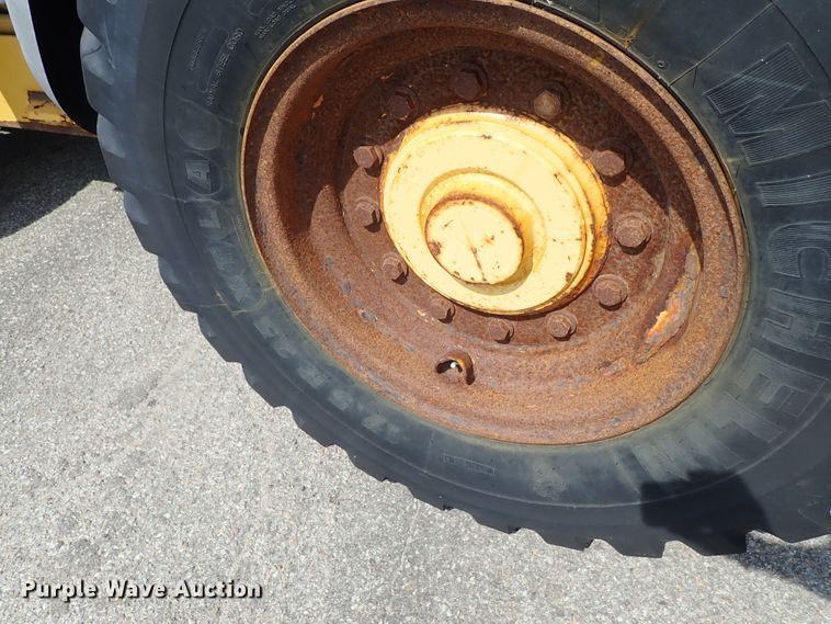 image for item DE1080 2006 John Deere 444J wheel loader