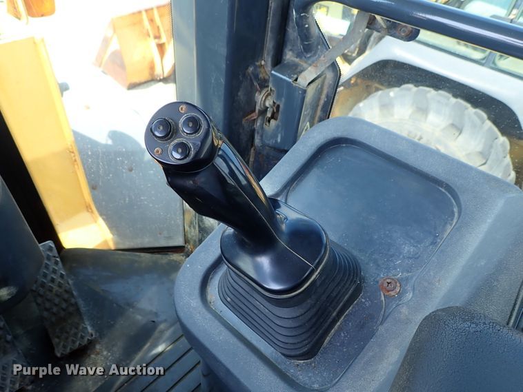 image for item DE1080 2006 John Deere 444J wheel loader