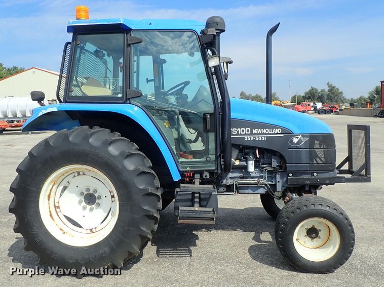 image for item DE1082 2001 New Holland TS100 tractor