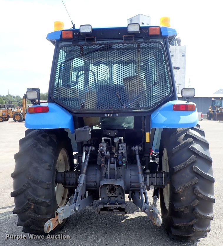 image for item DE1082 2001 New Holland TS100 tractor