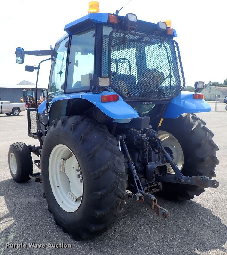 image for item DE1082 2001 New Holland TS100 tractor