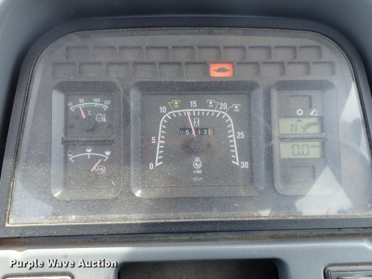 image for item DE1082 2001 New Holland TS100 tractor