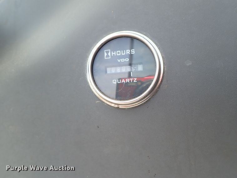 image for item DE1082 2001 New Holland TS100 tractor