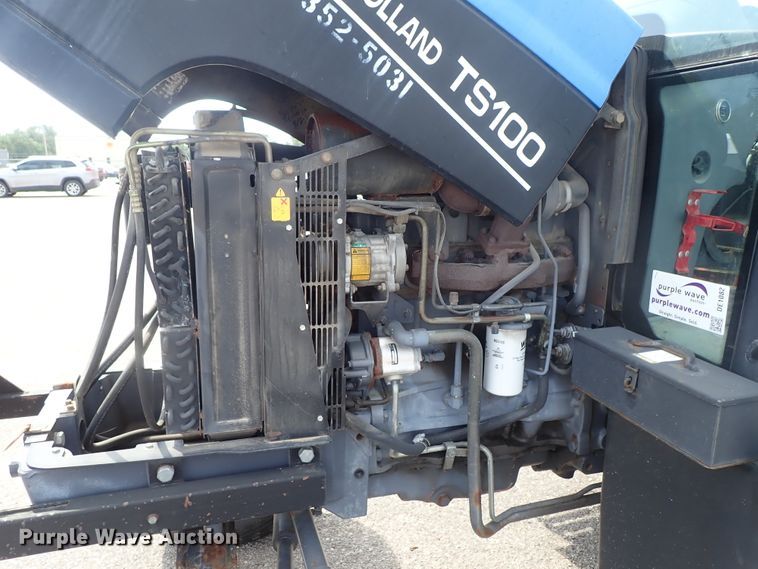 image for item DE1082 2001 New Holland TS100 tractor