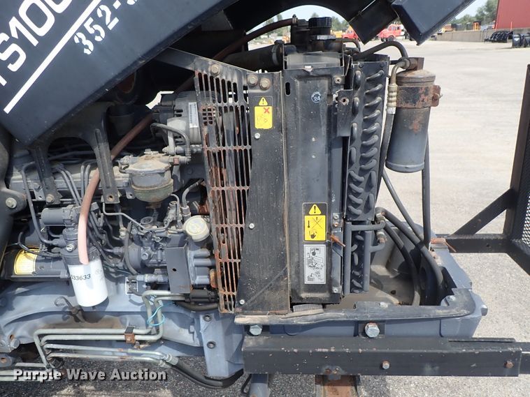 image for item DE1082 2001 New Holland TS100 tractor