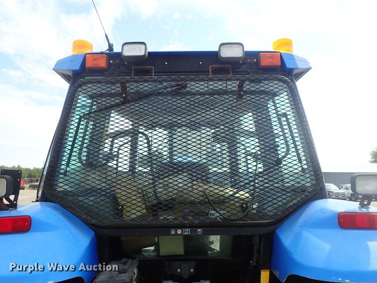 image for item DE1082 2001 New Holland TS100 tractor