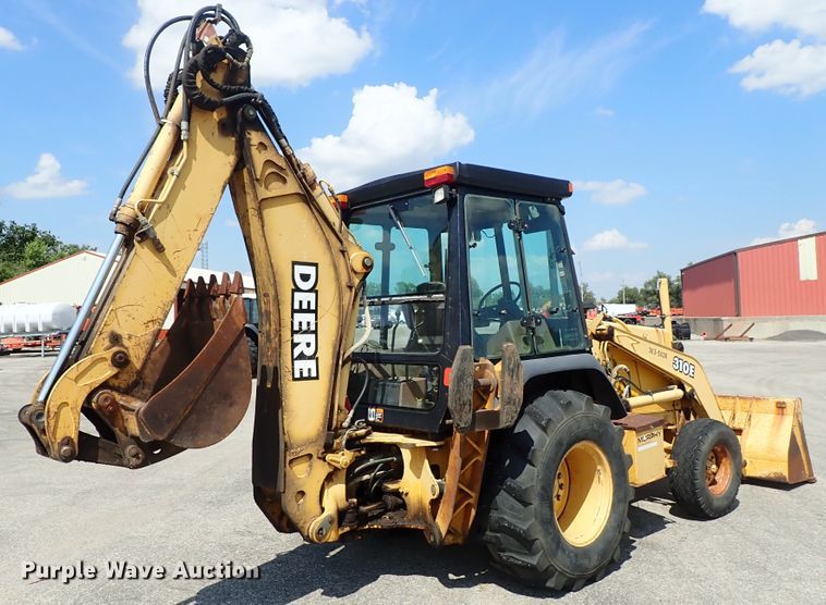 image for item DE1083 1997 John Deere 310E backhoe