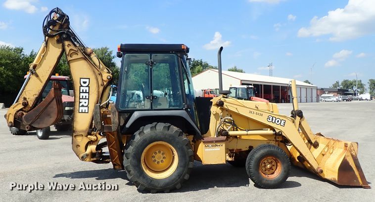 image for item DE1083 1997 John Deere 310E backhoe