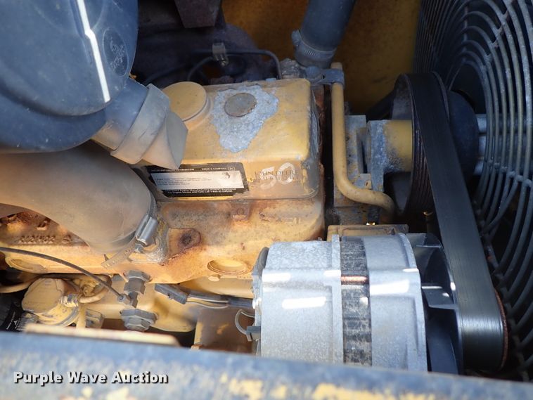 image for item DE1083 1997 John Deere 310E backhoe