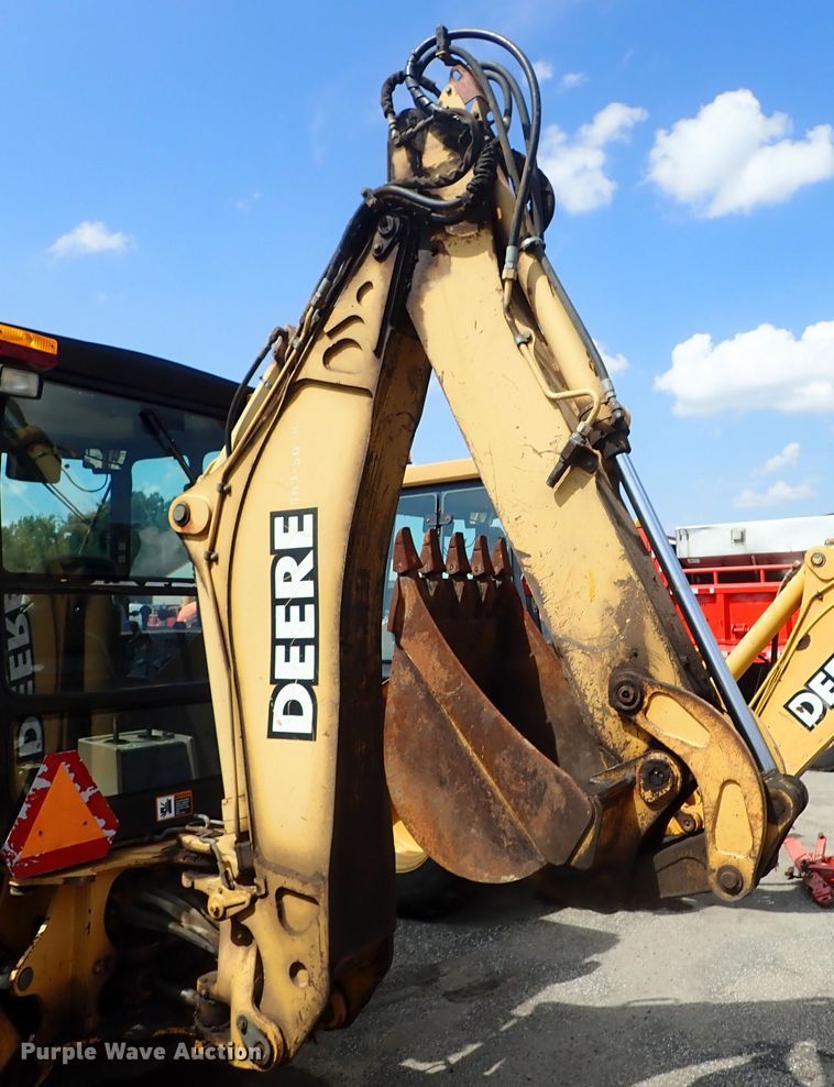image for item DE1083 1997 John Deere 310E backhoe
