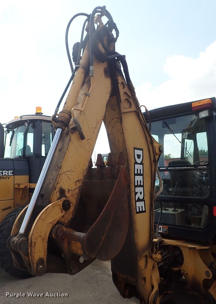 image for item DE1083 1997 John Deere 310E backhoe