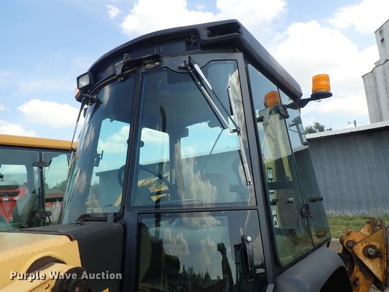 image for item DE1083 1997 John Deere 310E backhoe