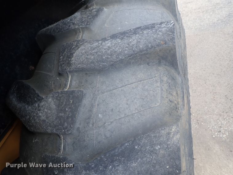 image for item DE1083 1997 John Deere 310E backhoe