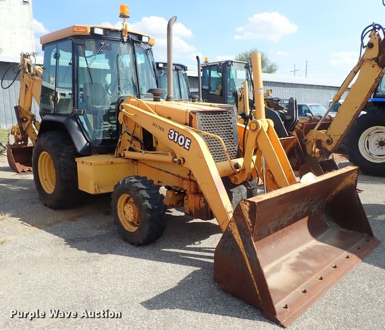 image for item DE1084 1999 John Deere 310E backhoe