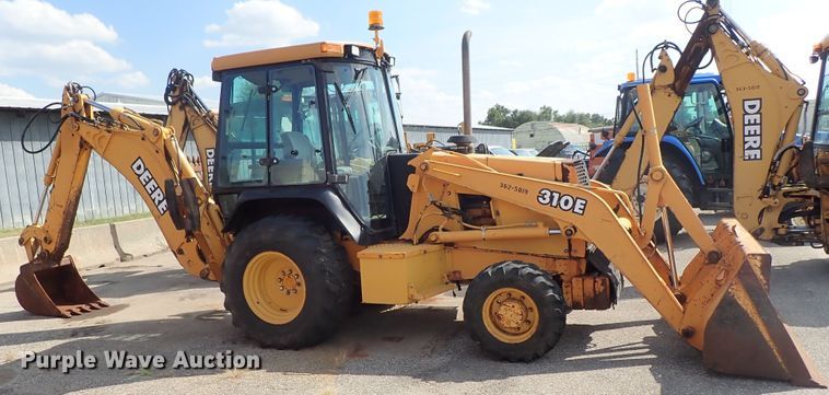 image for item DE1084 1999 John Deere 310E backhoe