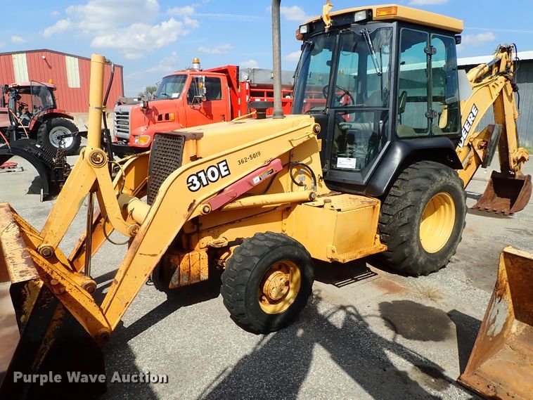 image for item DE1084 1999 John Deere 310E backhoe