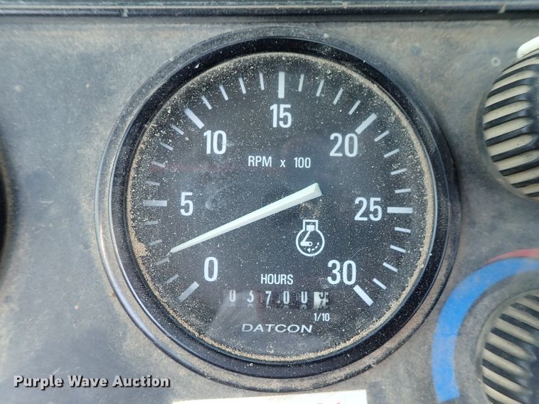 image for item DE1084 1999 John Deere 310E backhoe