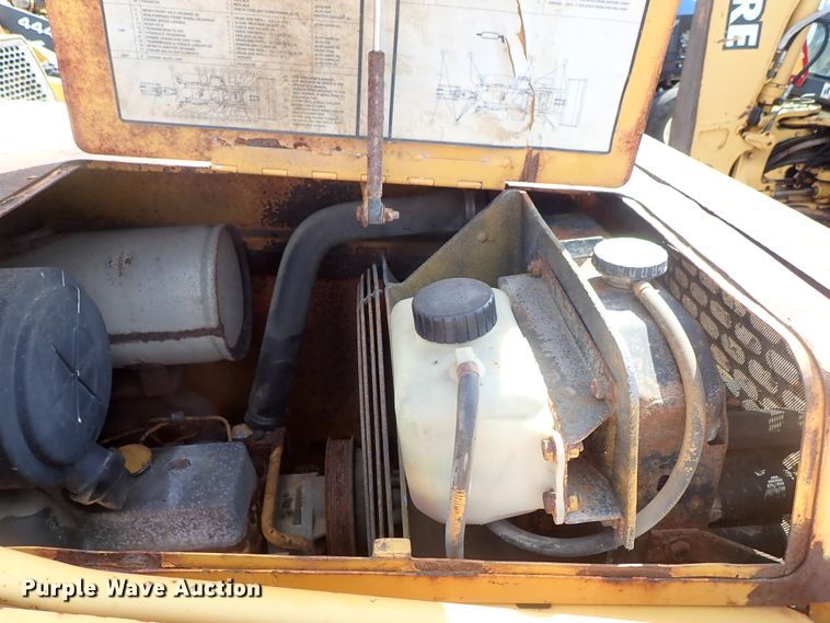 image for item DE1084 1999 John Deere 310E backhoe