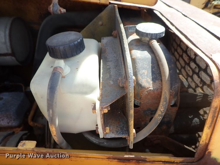 image for item DE1084 1999 John Deere 310E backhoe