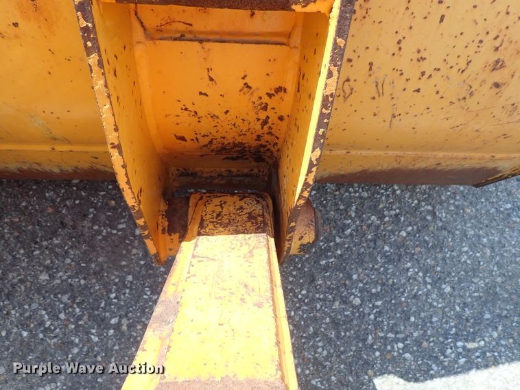 image for item DE1084 1999 John Deere 310E backhoe