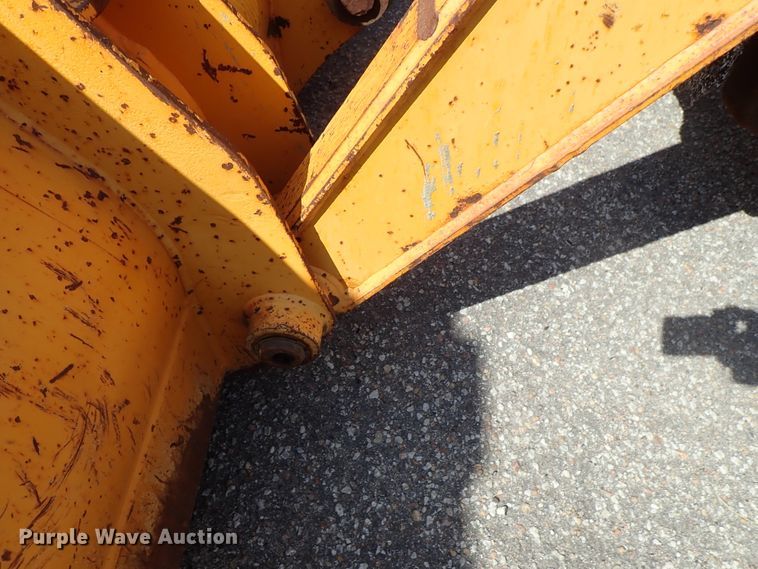 image for item DE1084 1999 John Deere 310E backhoe