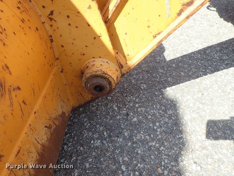 image for item DE1084 1999 John Deere 310E backhoe