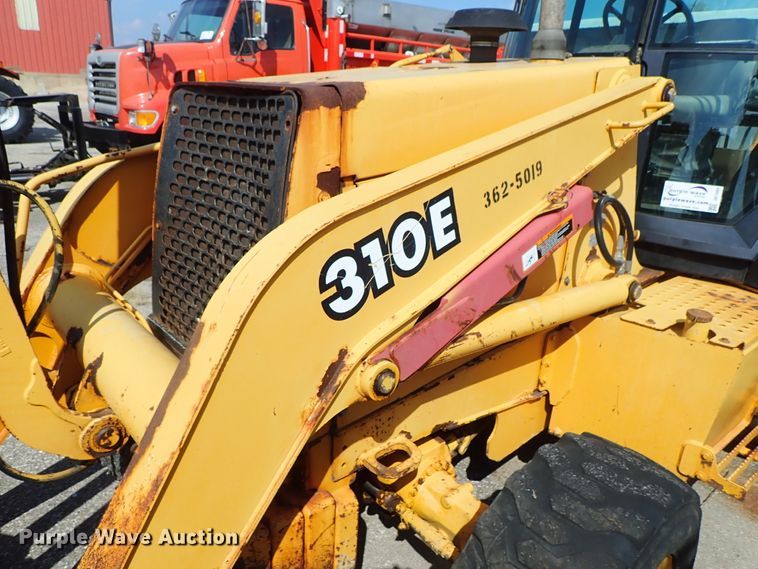 image for item DE1084 1999 John Deere 310E backhoe