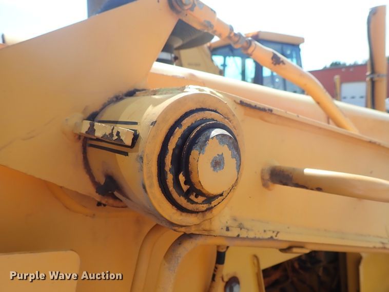 image for item DE1084 1999 John Deere 310E backhoe