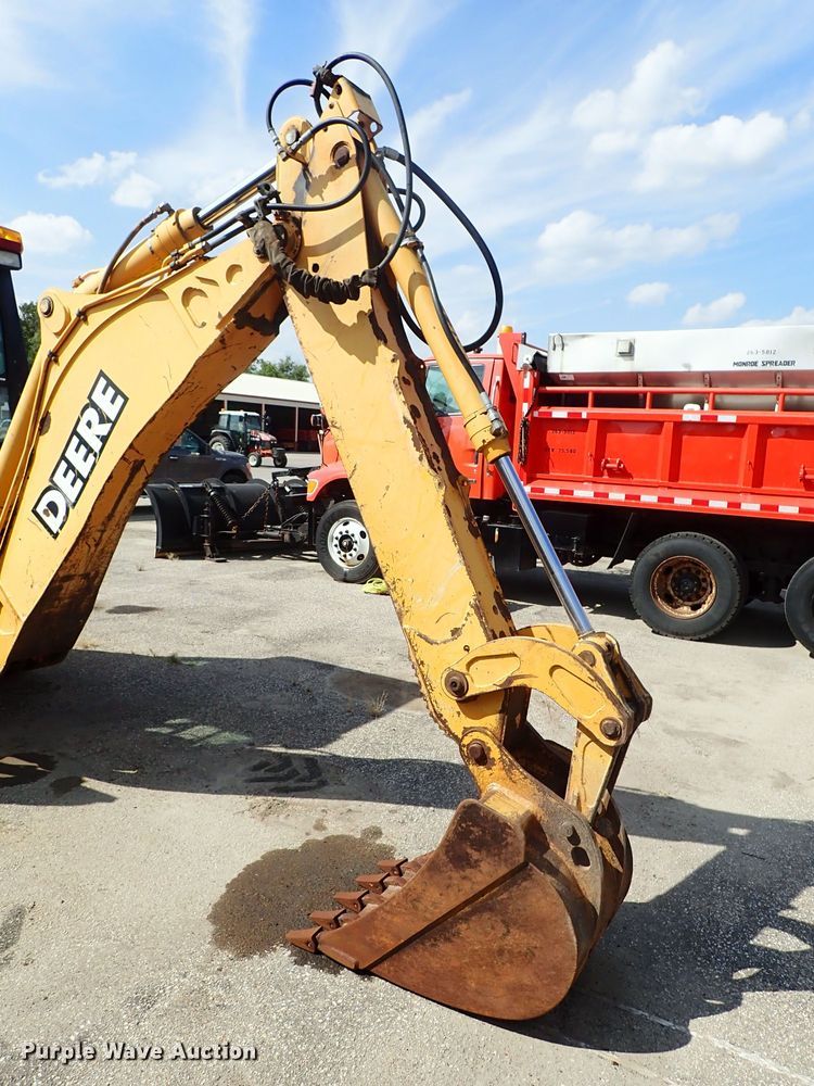 image for item DE1084 1999 John Deere 310E backhoe