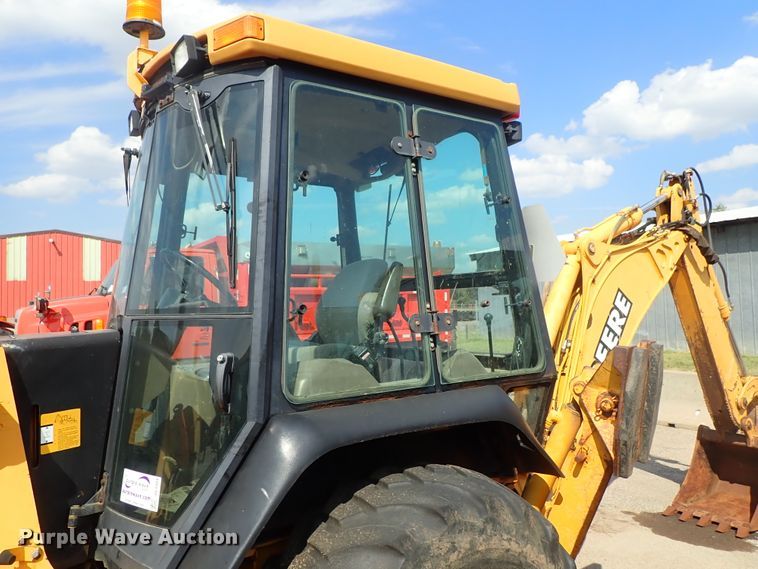 image for item DE1084 1999 John Deere 310E backhoe