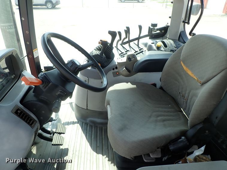 image for item DE1085 2004 Case MXU-100 tractor