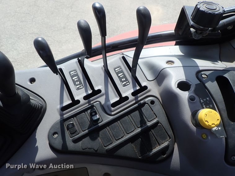 image for item DE1085 2004 Case MXU-100 tractor