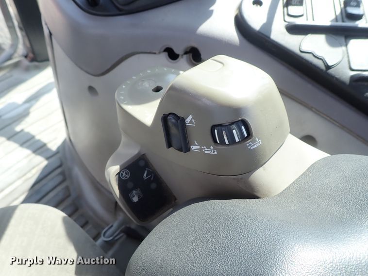 image for item DE1085 2004 Case MXU-100 tractor