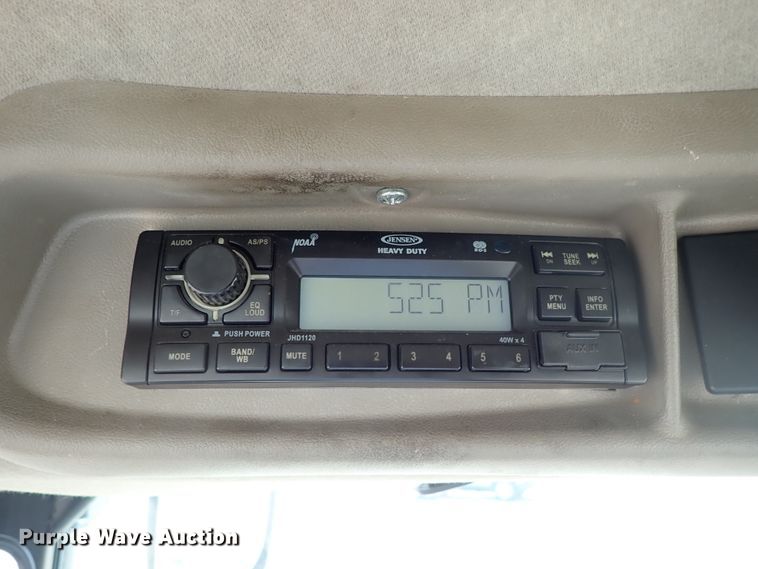 image for item DE1085 2004 Case MXU-100 tractor