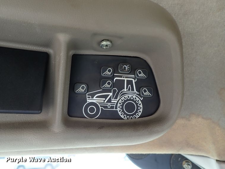 image for item DE1085 2004 Case MXU-100 tractor