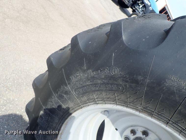 image for item DE1085 2004 Case MXU-100 tractor