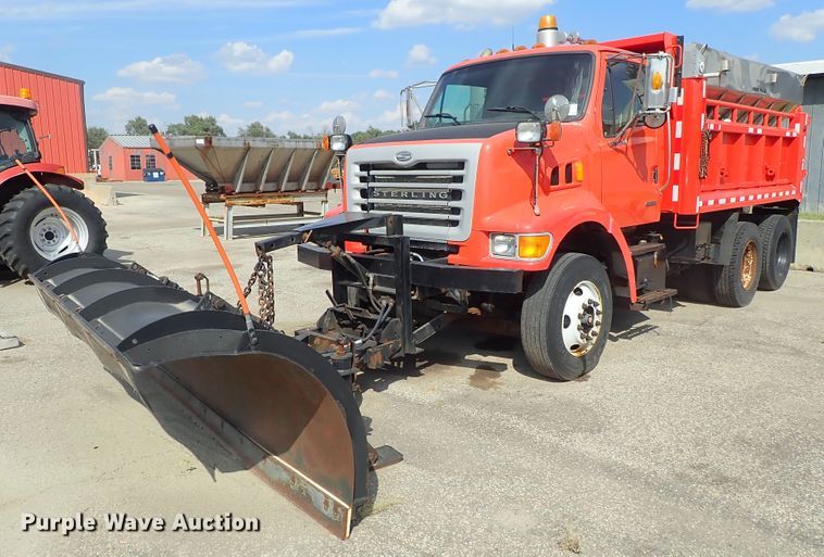 image for item DE1086 2003 Sterling LT7501 dump truck