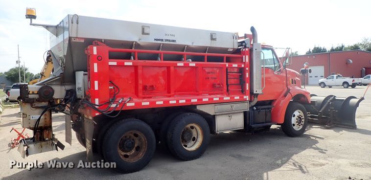 image for item DE1086 2003 Sterling LT7501 dump truck