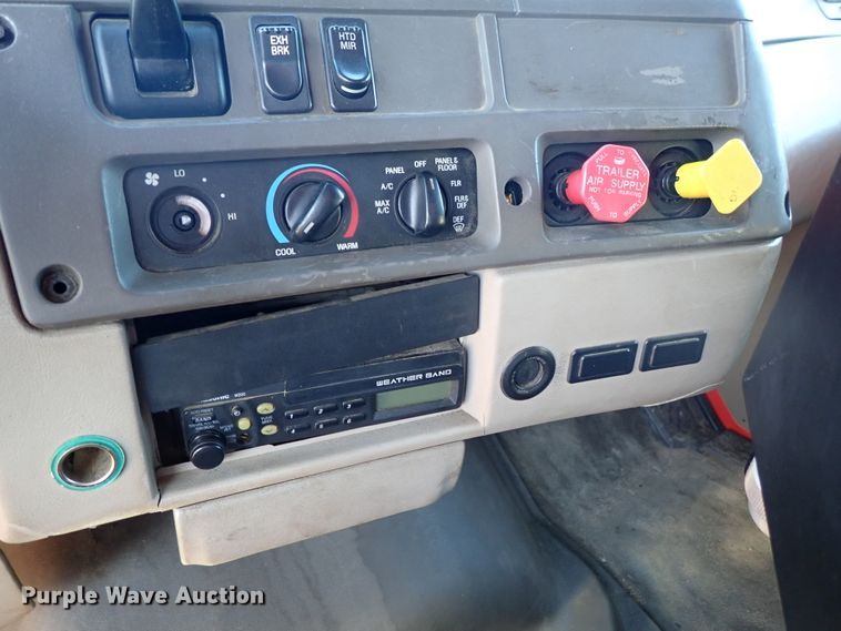 image for item DE1086 2003 Sterling LT7501 dump truck