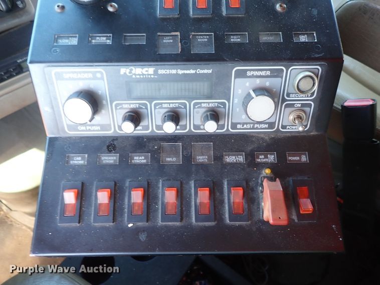 image for item DE1086 2003 Sterling LT7501 dump truck