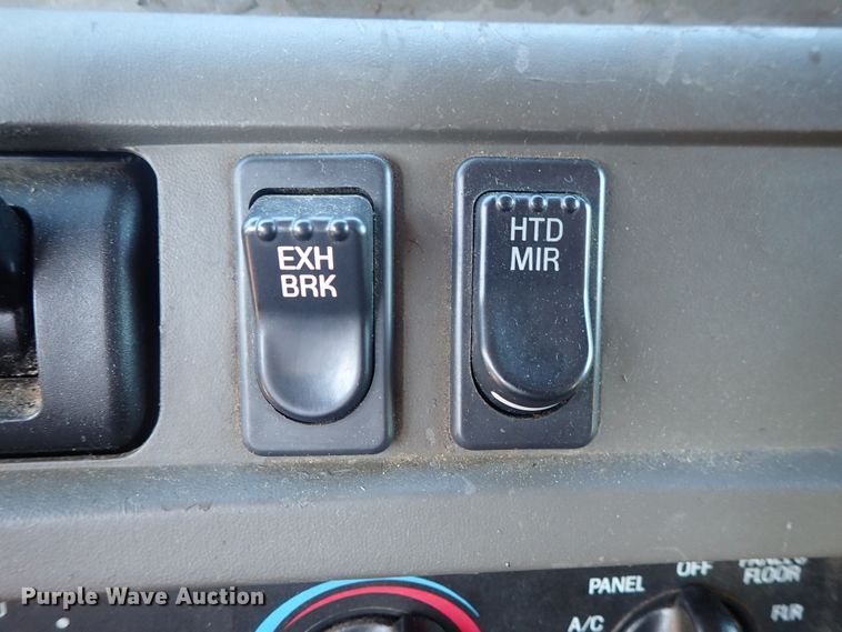 image for item DE1086 2003 Sterling LT7501 dump truck