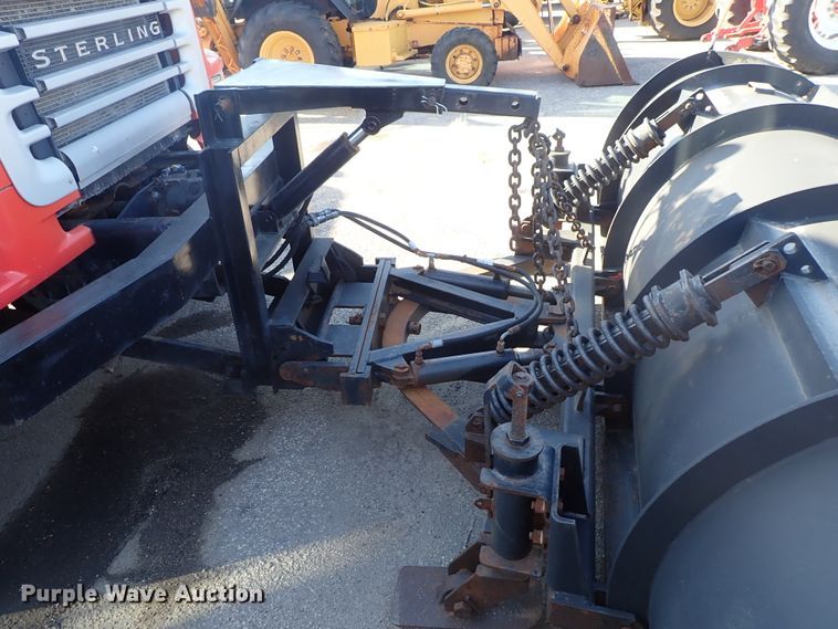 image for item DE1086 2003 Sterling LT7501 dump truck