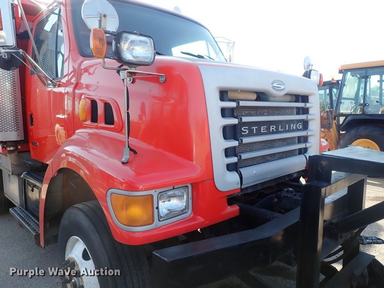 image for item DE1086 2003 Sterling LT7501 dump truck