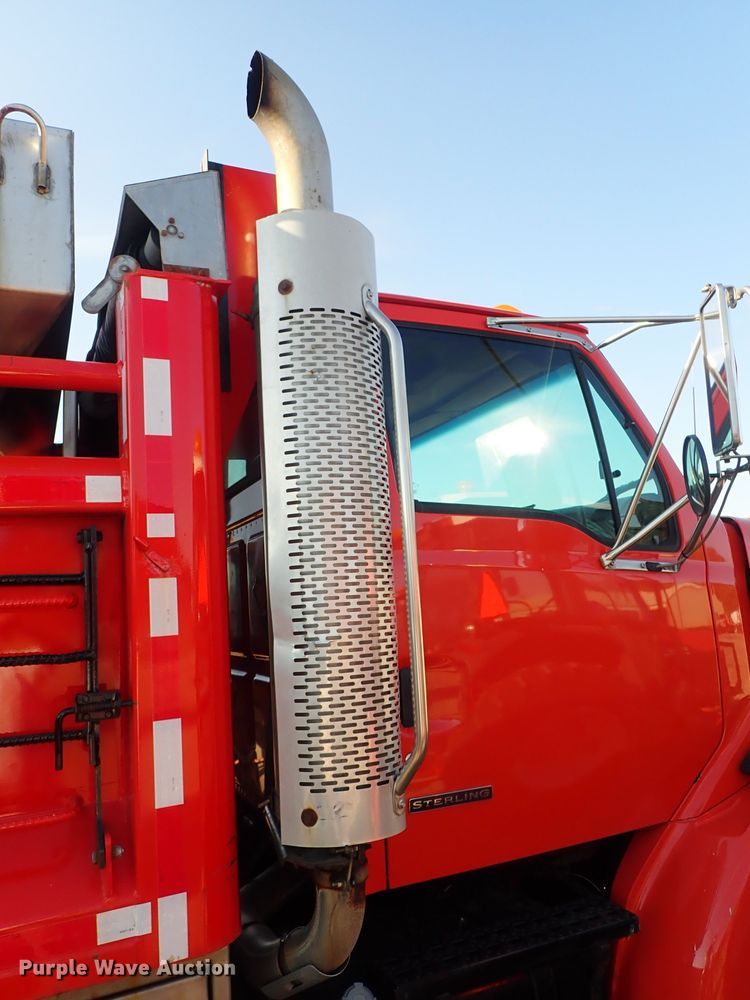 image for item DE1086 2003 Sterling LT7501 dump truck