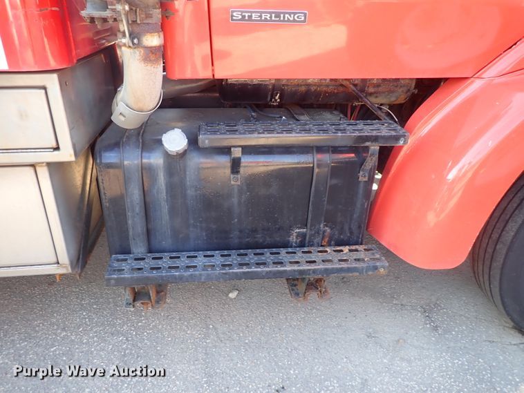 image for item DE1086 2003 Sterling LT7501 dump truck